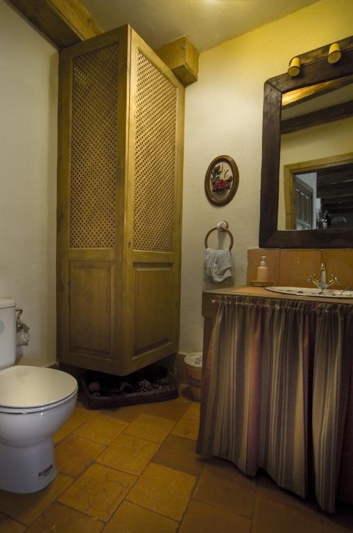 La Fuente Del Monte Villa Caballar Luaran gambar